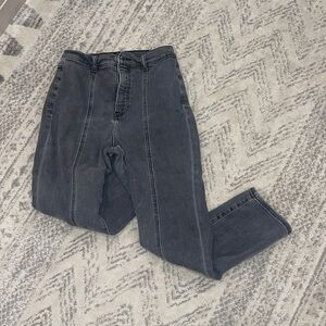 Women’s gray size 8 Regular express ankle jeans